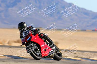 media/Jan-08-2022-SoCal Trackdays (Sat) [[1ec2777125]]/Turn 4 (1145am)/